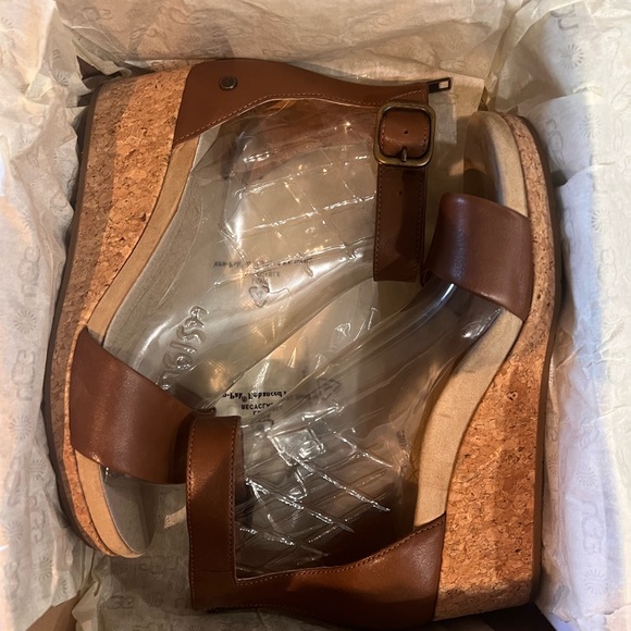 UGG Sandals - Picture 3 of 6